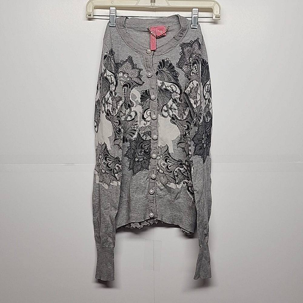 CharlotteTarantola gray beautiful design, faux pearl button-down sweater size xs
